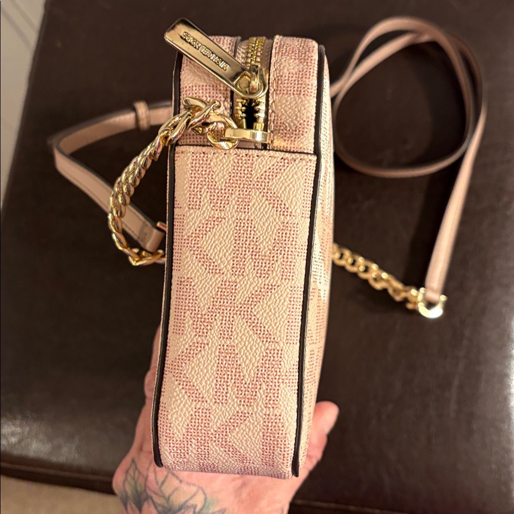 NWOT Michael Kors Jetset Camera Crossbody - Picture 4 of 10